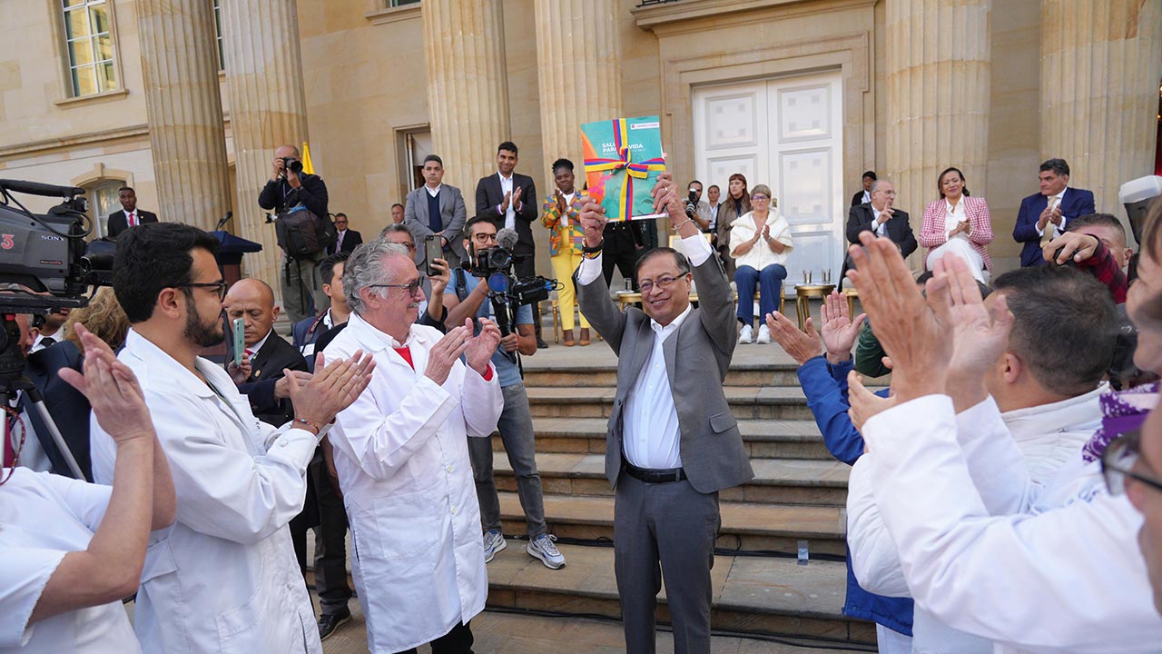 Presidente Gustavo Petro, durante el acto simbólico en Plaza de Armas de la Casa de Nariño