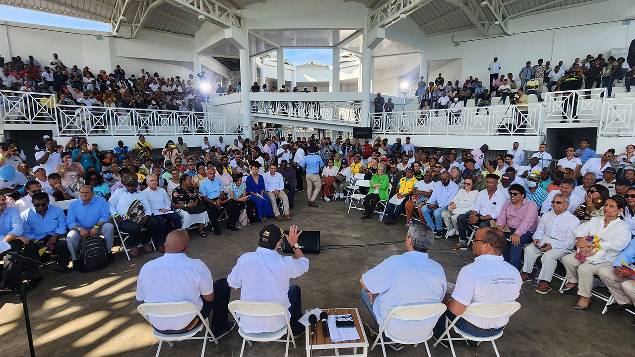Presidente Gustavo Petro en el Primer Gobierno escucha celebrado en San Andrés Islas