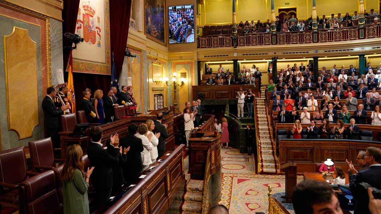 Presidente Gustavo Petro aplaudido por el Congreso de Diputados en España