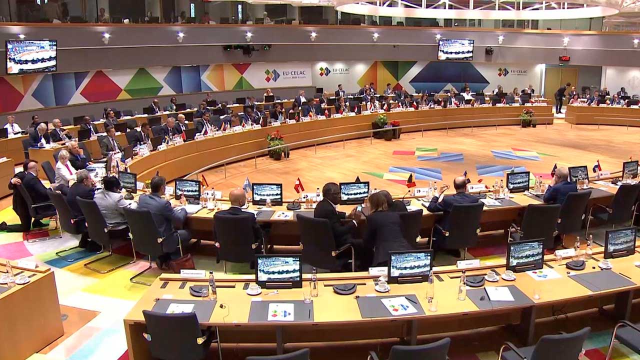 Intervención del Presidente Gustavo Petro durante la Segunda Sesión Plenaria de la III Cumbre CELAC-UE en  Bruselas, Bélgica